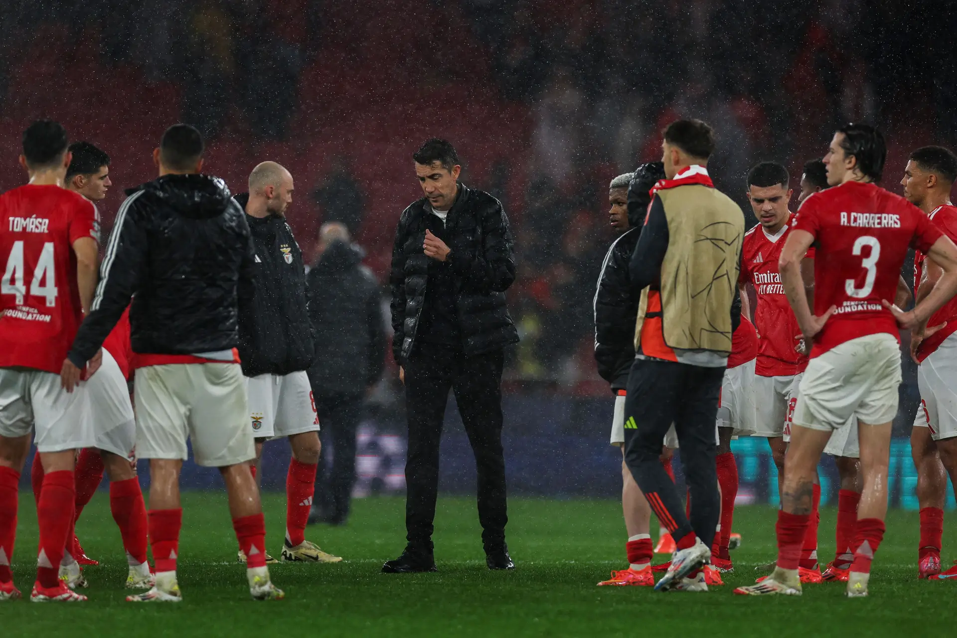 Champions: Benfica perde com Barcelona na Luz em jogo de loucos