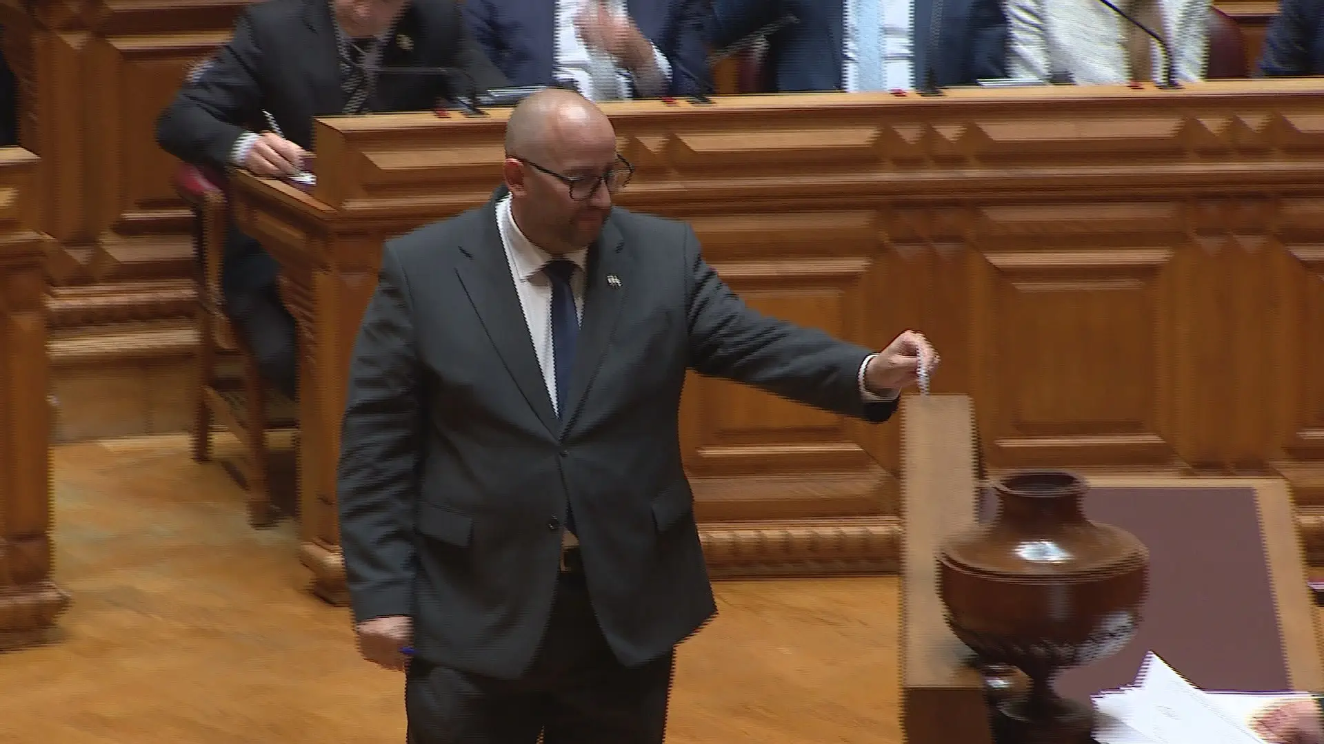 Deputado do Chega alvo de buscas da PSP em Lisboa e São Miguel 