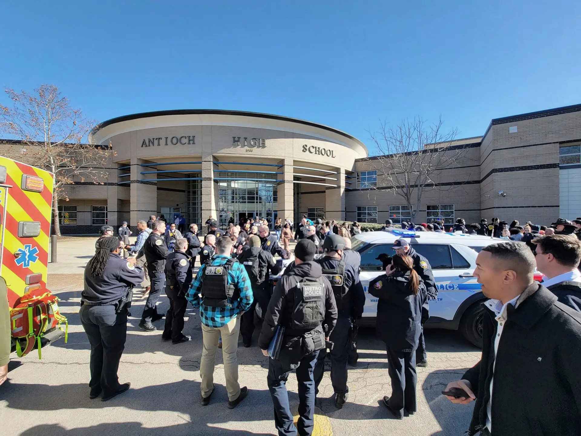 Tiroteio em escola nos EUA faz 2 feridos, atirador matou-se