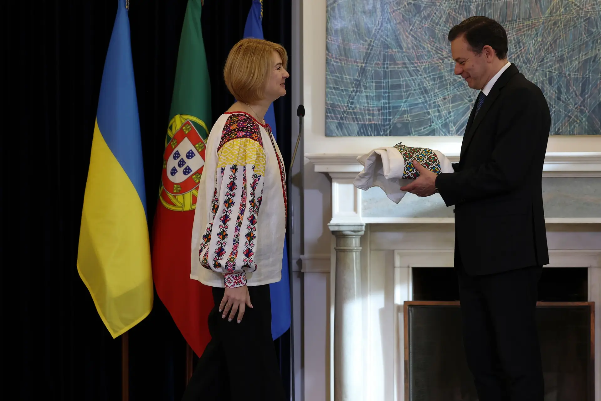 Montenegro reafirma apoio à Ucrânia e garante continuar a receber quem foge da guerra