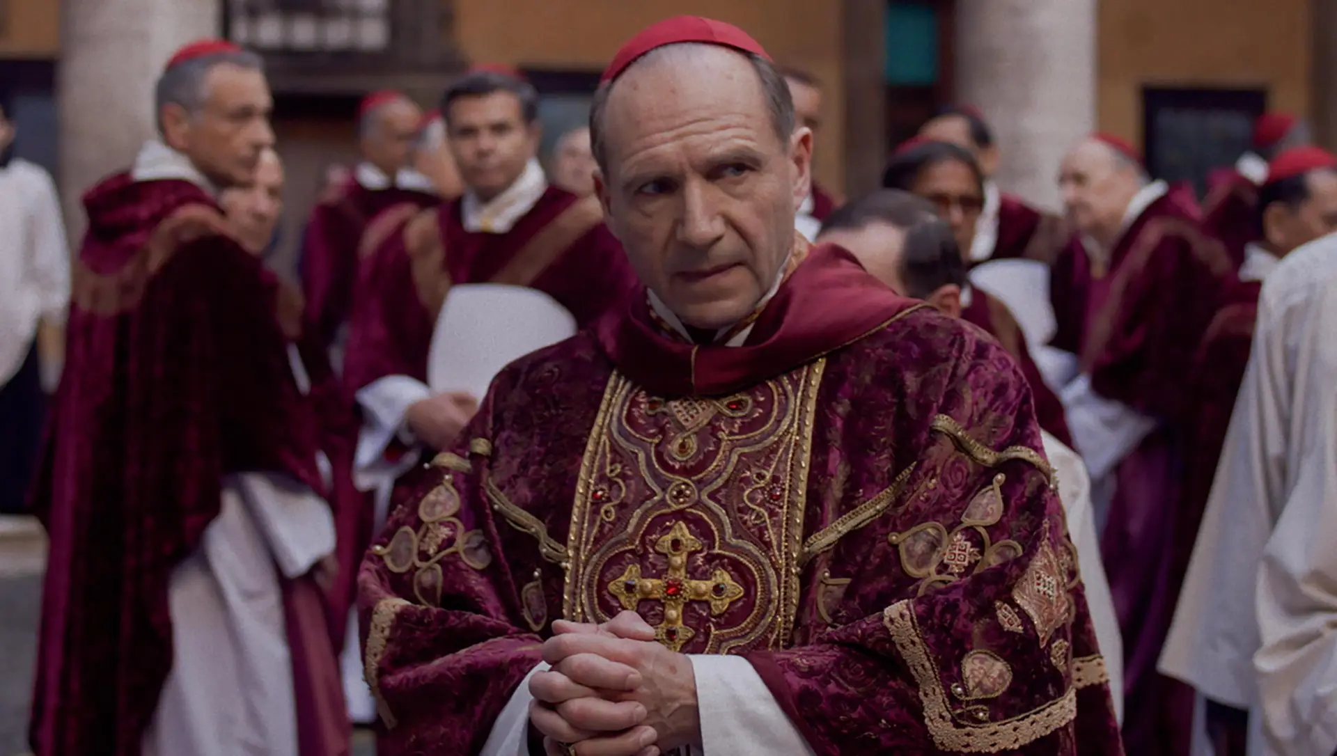 From imagination to reality: challenges to portray Pope option in the film