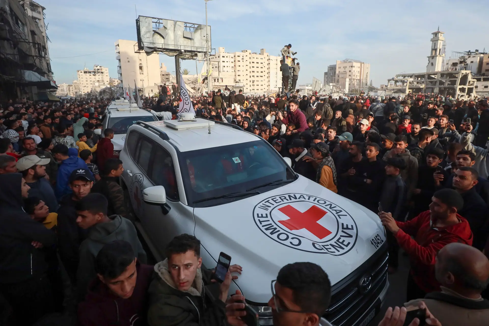 Oito reféns israelitas que iam ser libertados pelo Hamas estão mortos 