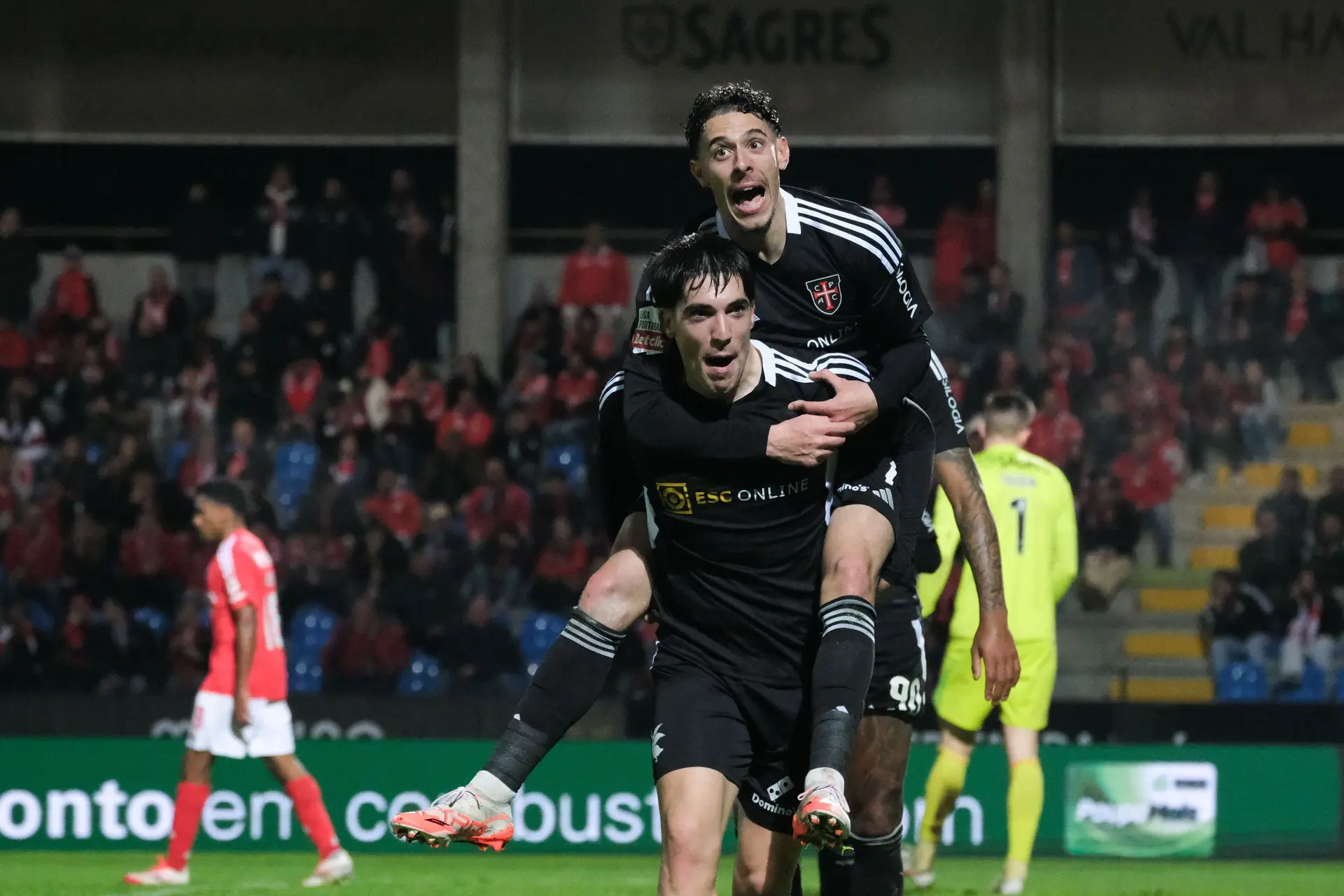 Primeira Liga: Benfica sofre derrota na visita ao Casa Pia