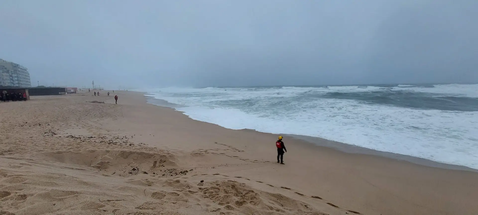 Interrompidas buscas por corpo de homem avistado no mar na Póvoa de Varzim