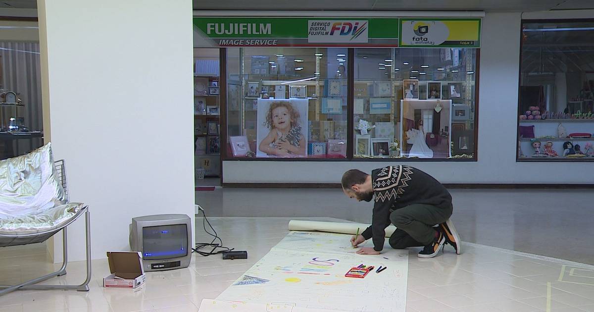 Cultura invade centros comerciais que já não têm o movimento de outros tempos em Braga