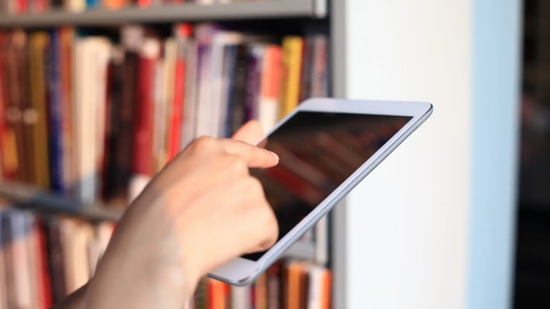 Plataforma de empréstimo de livros digitais disponível a partir desta segunda-feira