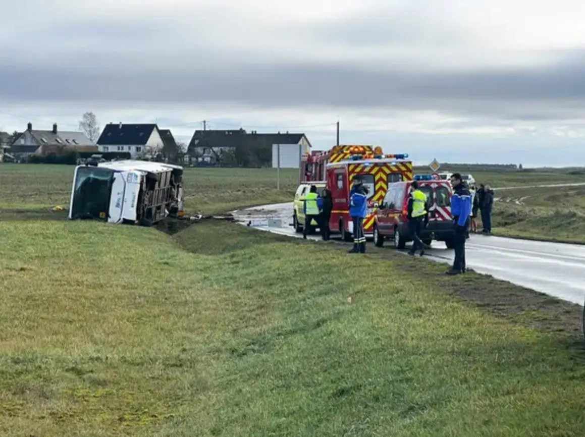 Condutor de autocarro escolar que se despistou em frança testou positivo para drogas