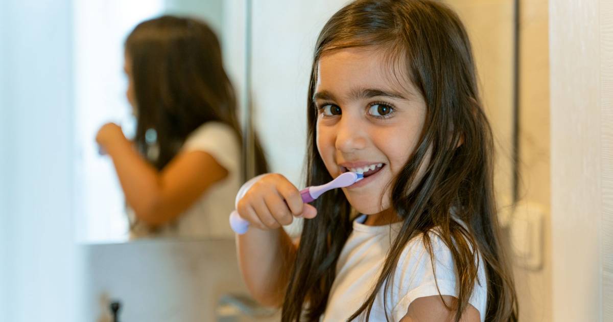 Lavar os dentes na escola para inverter a tendência: portugueses entre os europeus com pior saúde oral