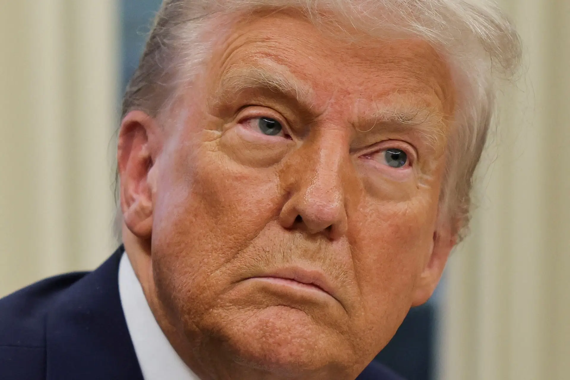 Trump diz que é a favor de tropas europeias na Ucrânia para manter a paz