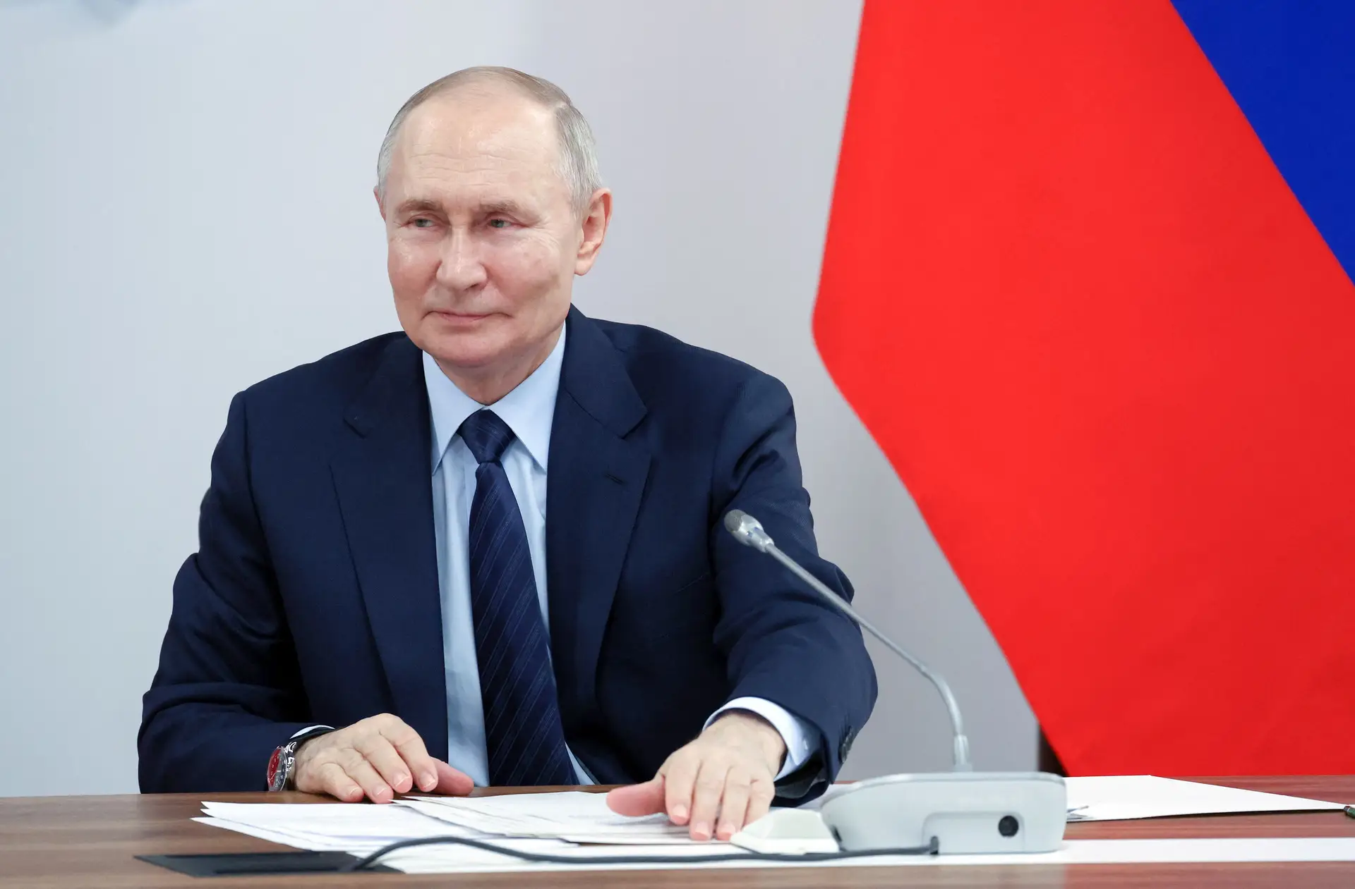 Putin ordena o regresso do concurso rival da Eurovisão