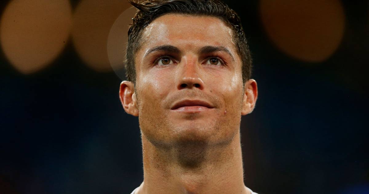 Quem é o melhor futebolista de sempre? Cristiano Ronaldo não tem dúvidas