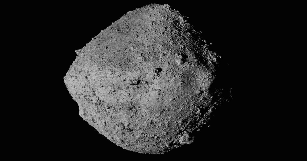 Ingredientes essenciais para a vida na Terra descobertos no asteroide Bennu