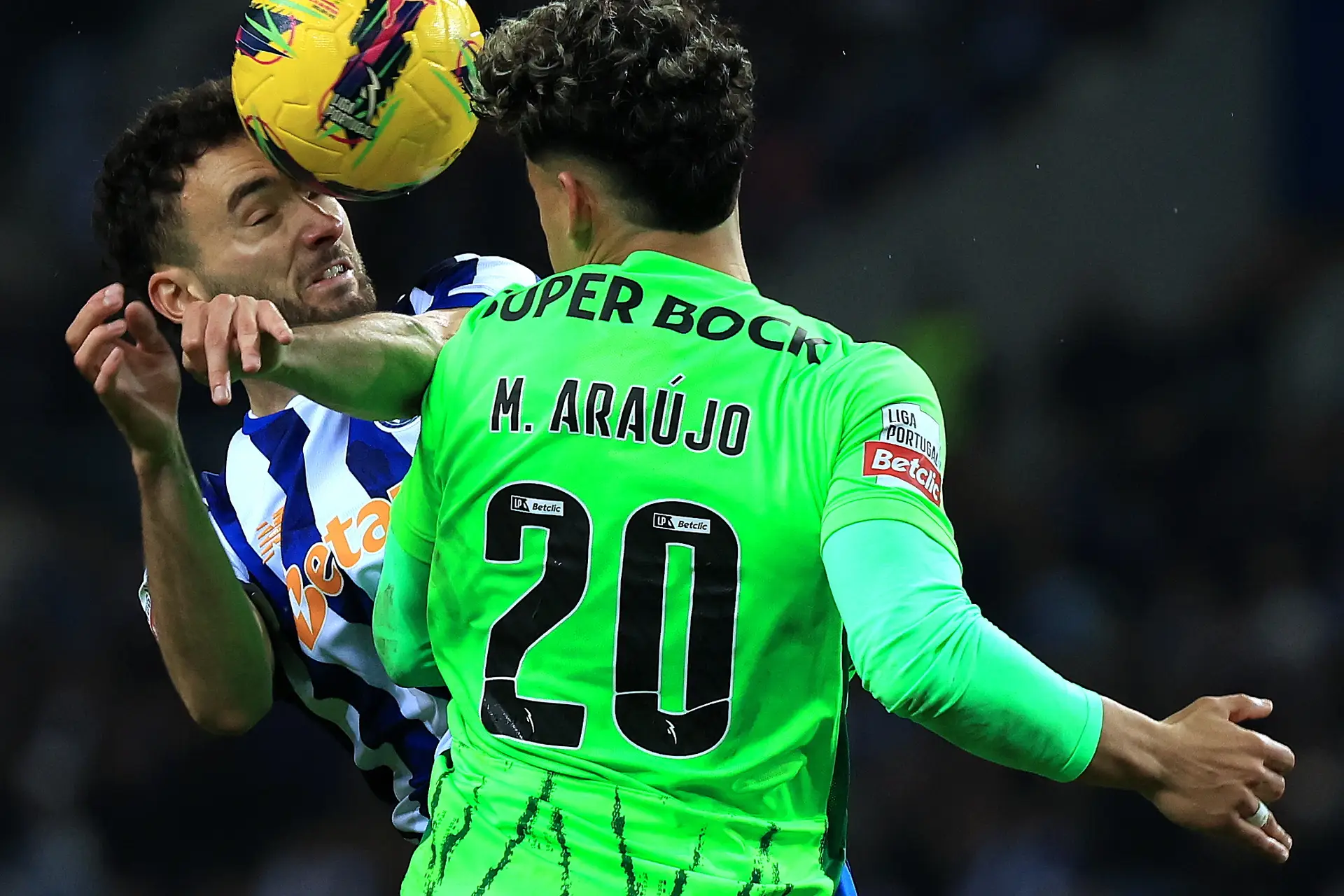 FC Porto tem herói improvável e empata com o Sporting nos descontos