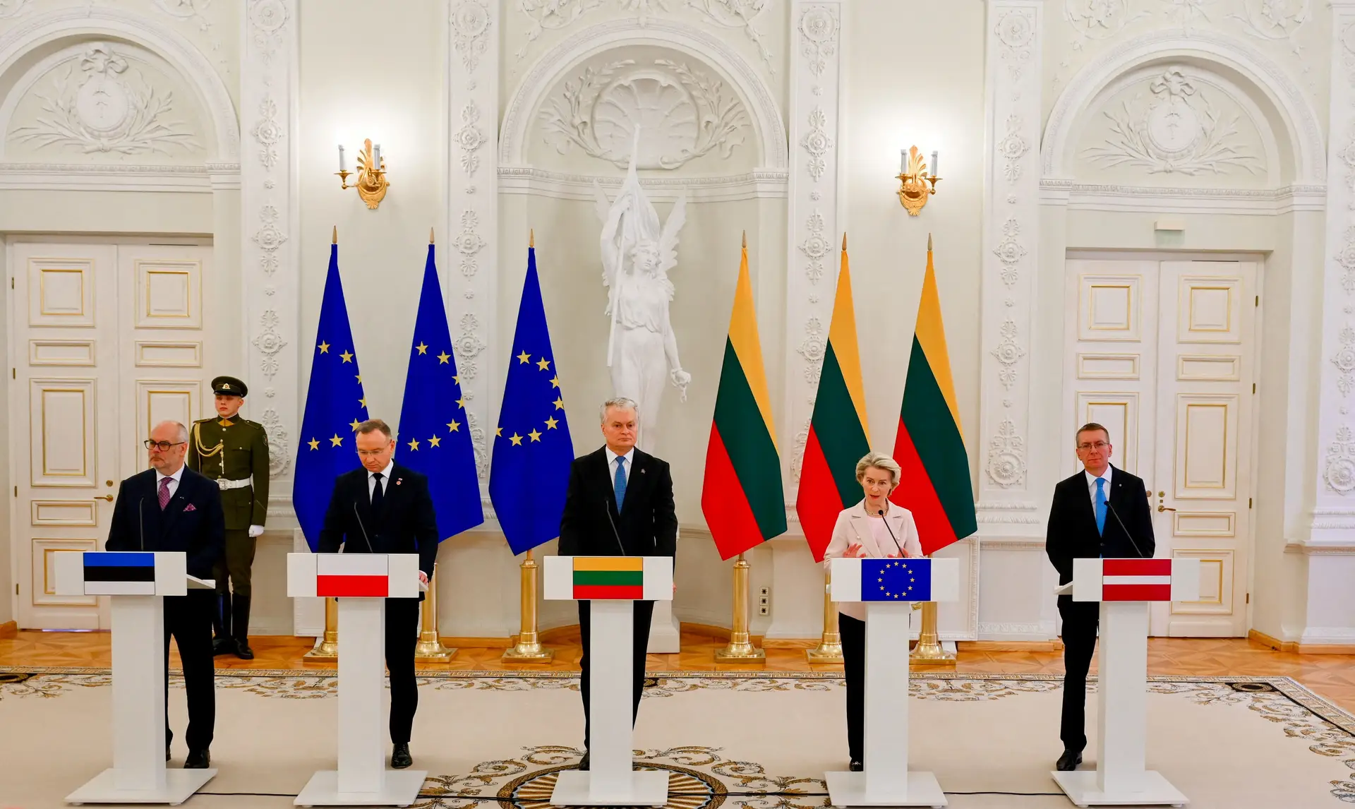 Lituânia, Estónia e Letónia ligados "com sucesso" à rede elétrica europeia