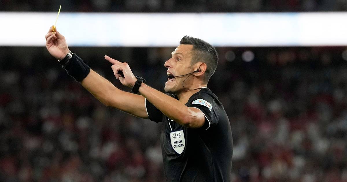 Italiano Maurizio Mariani arbitra jogo do Benfica frente ao Mónaco