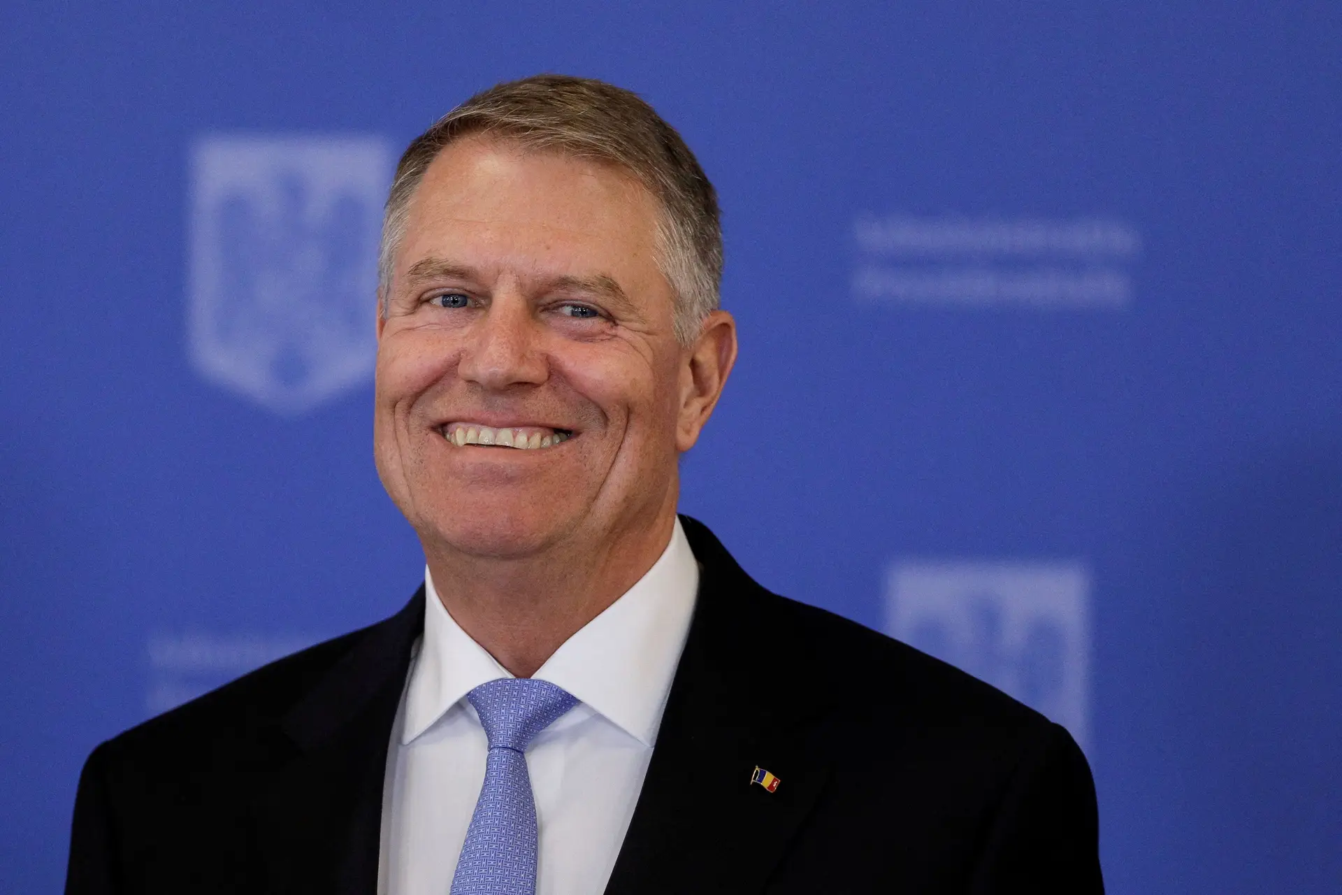 Presidente da Roménia demite-se após críticas sobre cancelamento de eleições