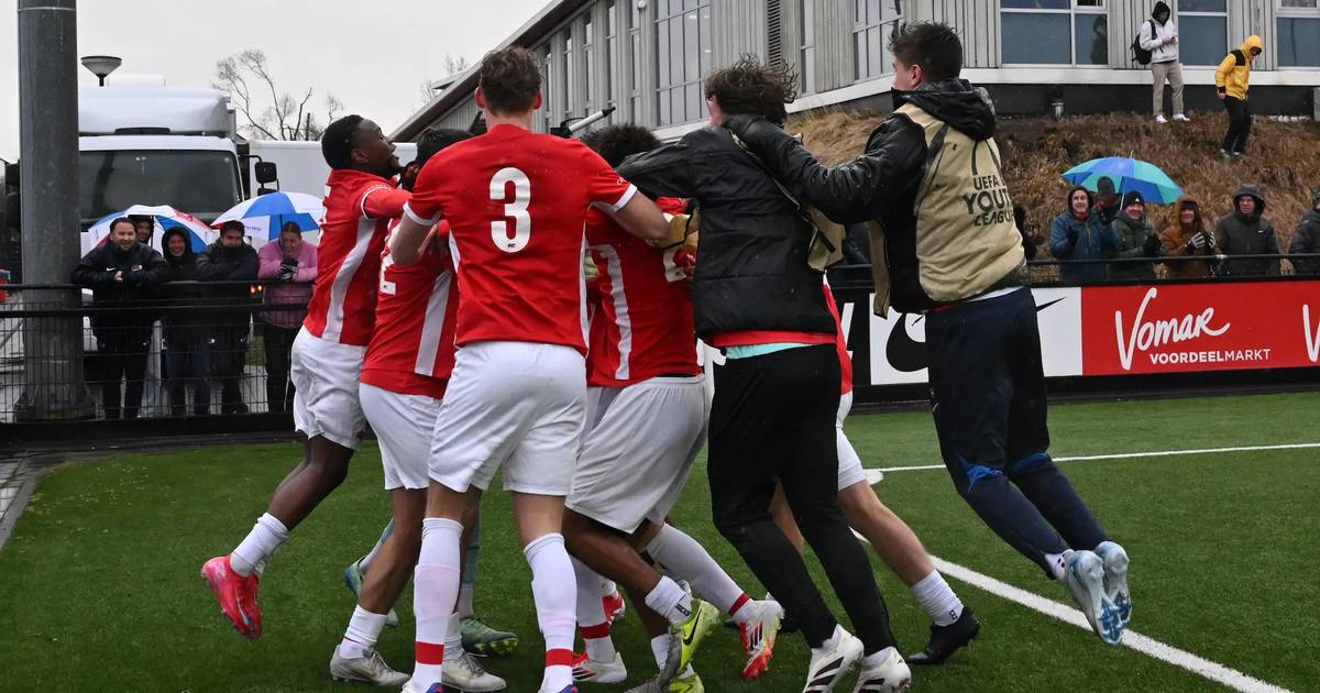 Benfica falha oitavos da Youth League ao perder contra AZ Alkmaar nos penáltis