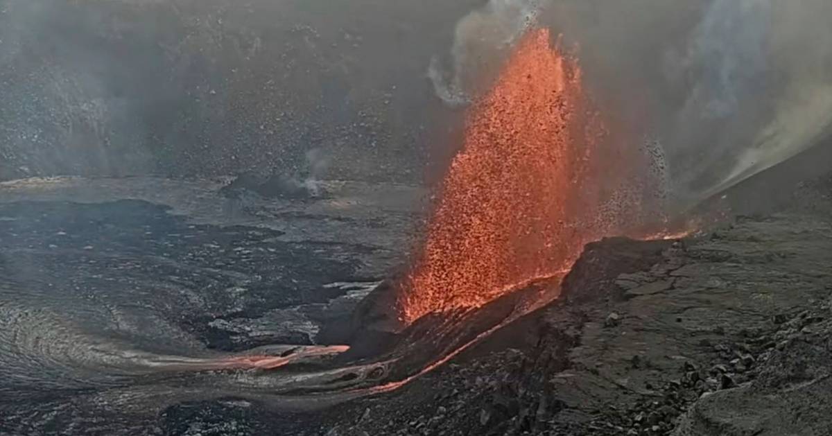 Vulcão Kilauea de novo em erupção, lava atinge 100 metros de altura