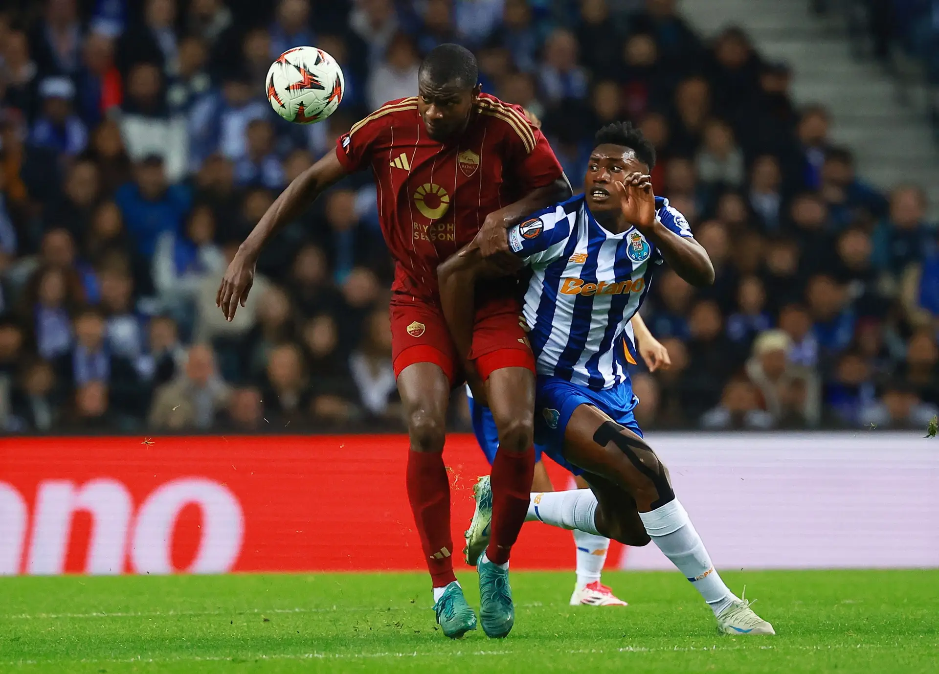 Liga Europa: FC Porto empata com a Roma e deixa em aberto a passagem aos 'oitavos'