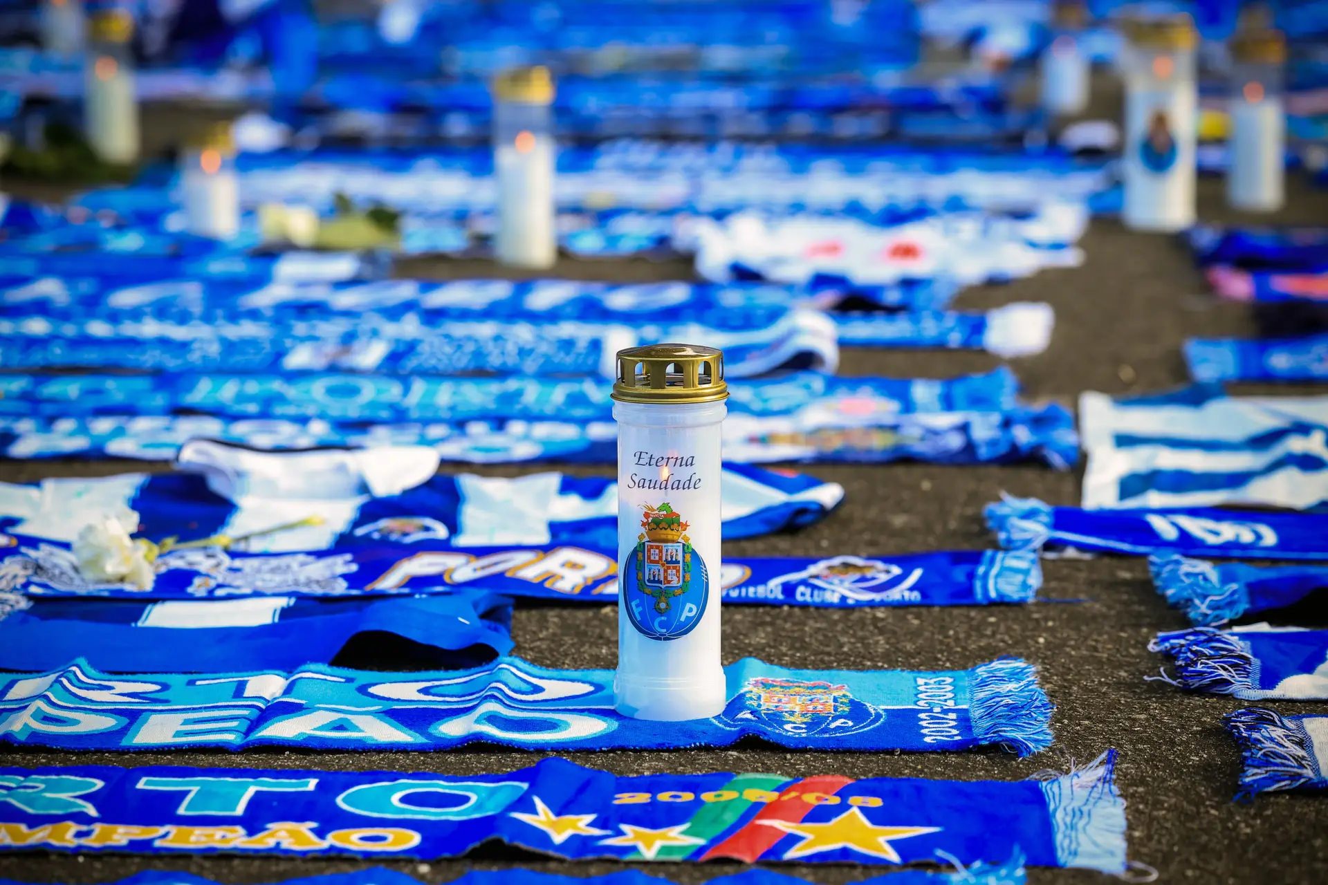 Porto despede-se de Pinto da Costa com cortejo fúnebre que passa pelo Estádio do Dragão