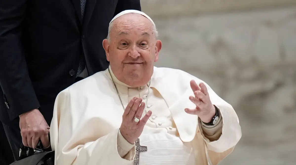 Papa Francisco à chegada para a audiência geral semanal na sala do Papa Paulo VI, no Vaticano (22 de janeiro de 2025).