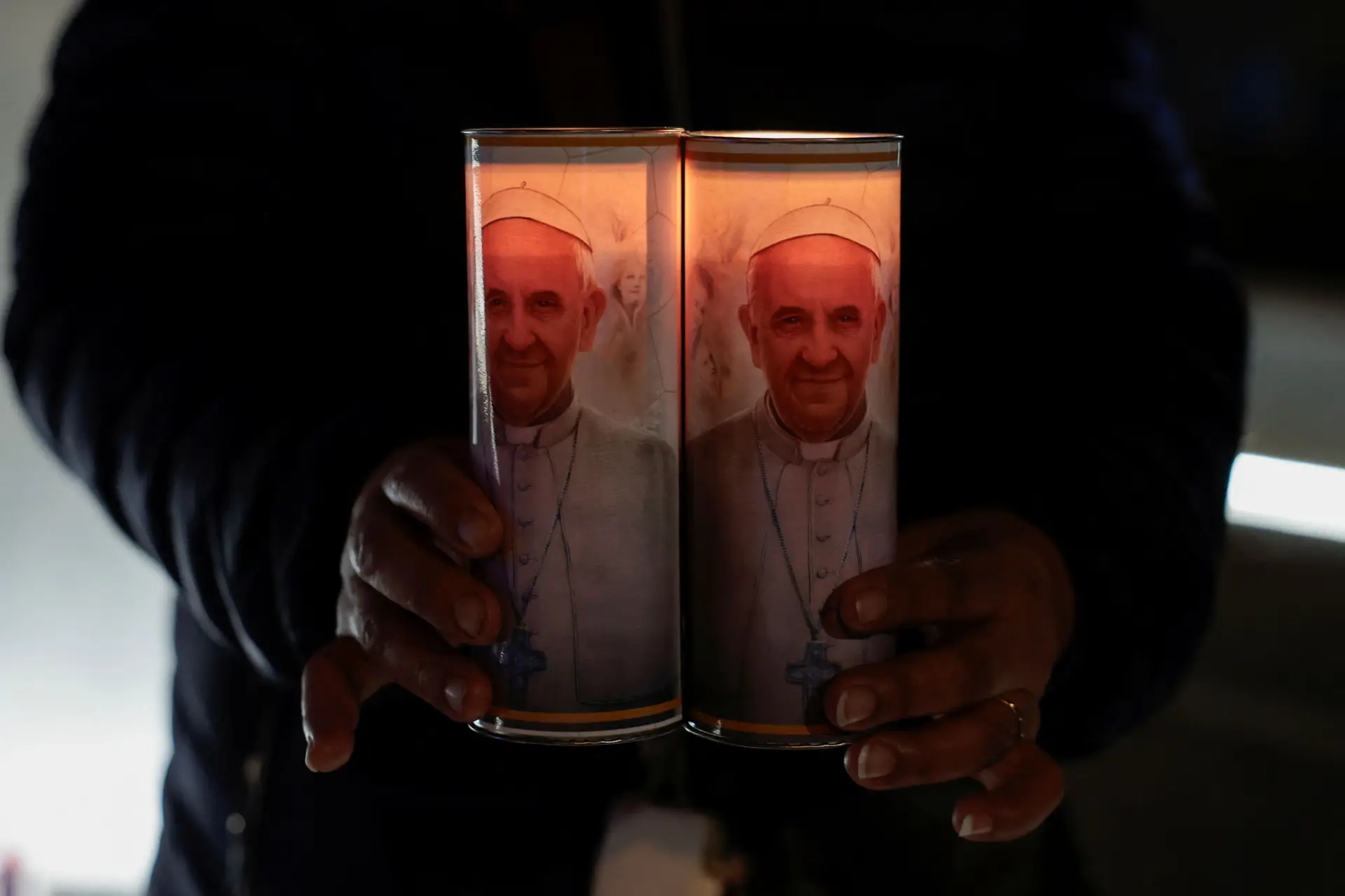 Papa Francisco mantém-se estável e não teve mais "episódios de insuficiência respiratória"
