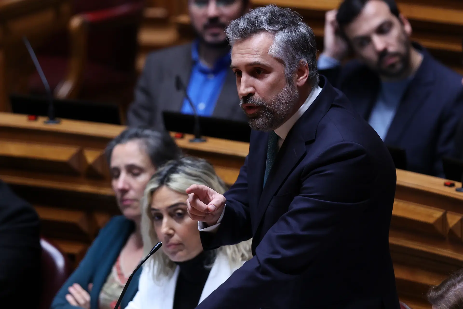 PS vai abster-se na votação da moção de censura do PCP