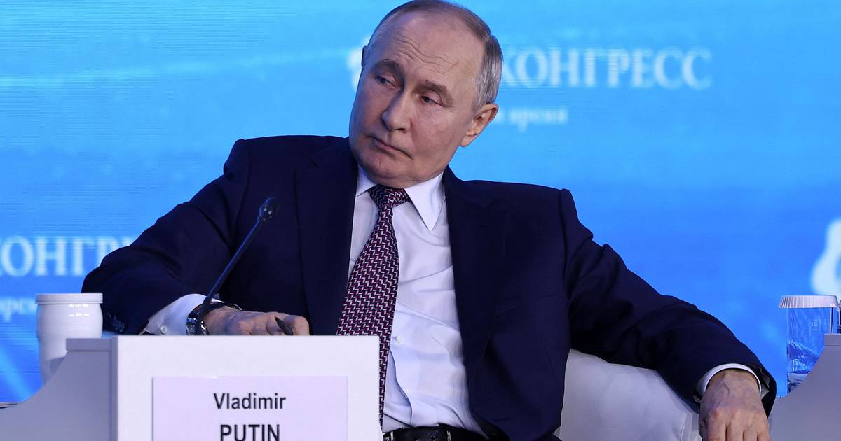 Putin diz que sanções "estimularam" economia e ciência da Rússia