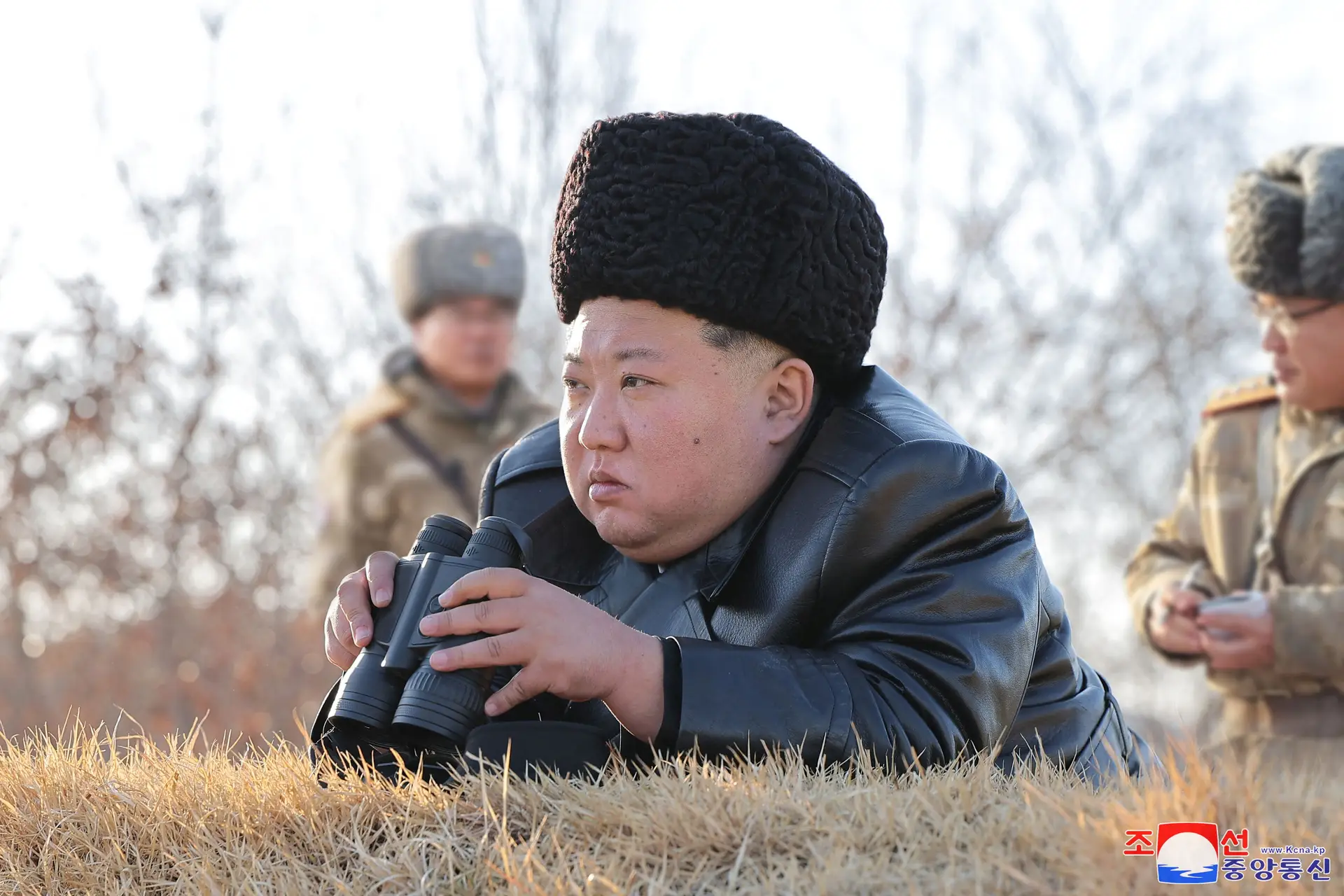 Coreia do Norte simula lançamento de míssil para mostrar "capacidade de contra-ataque"