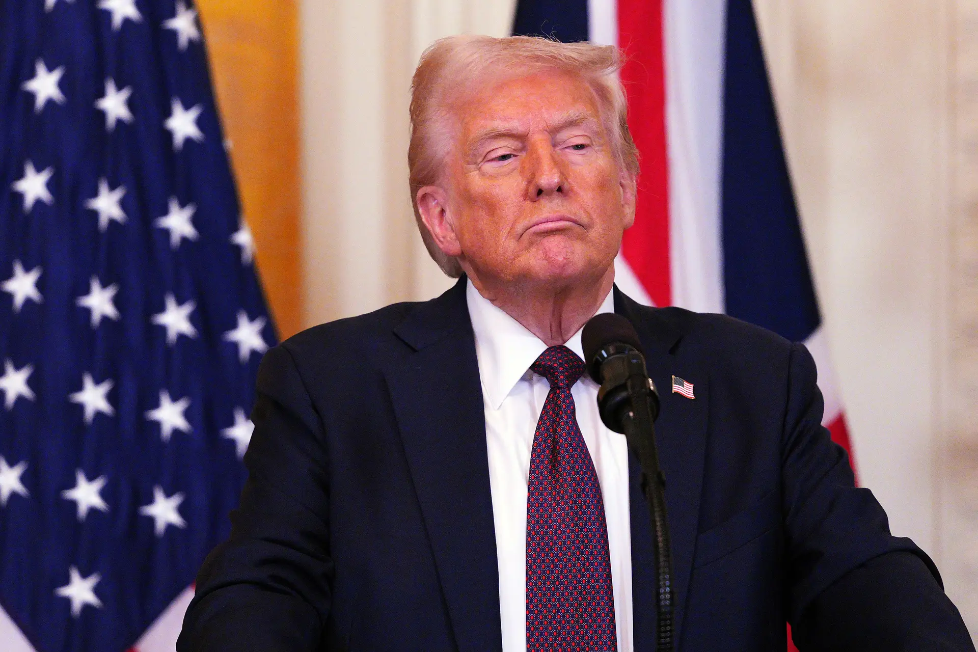 Trump diz ter enviado carta a líder supremo do Irão sobre avanço de programa nuclear