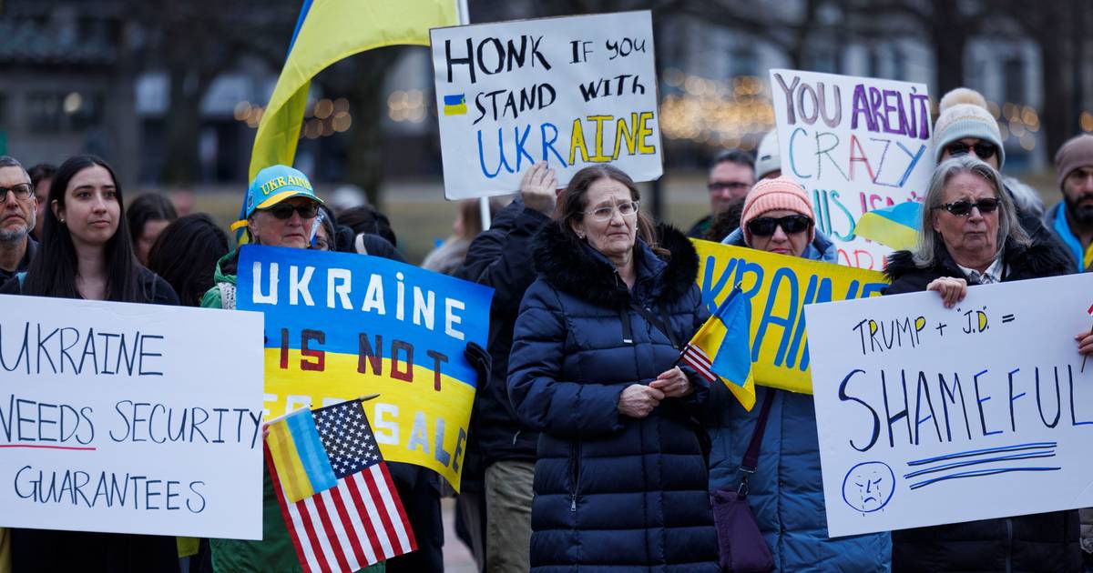 Vice-presidente dos EUA recebido com protestos em Vermont