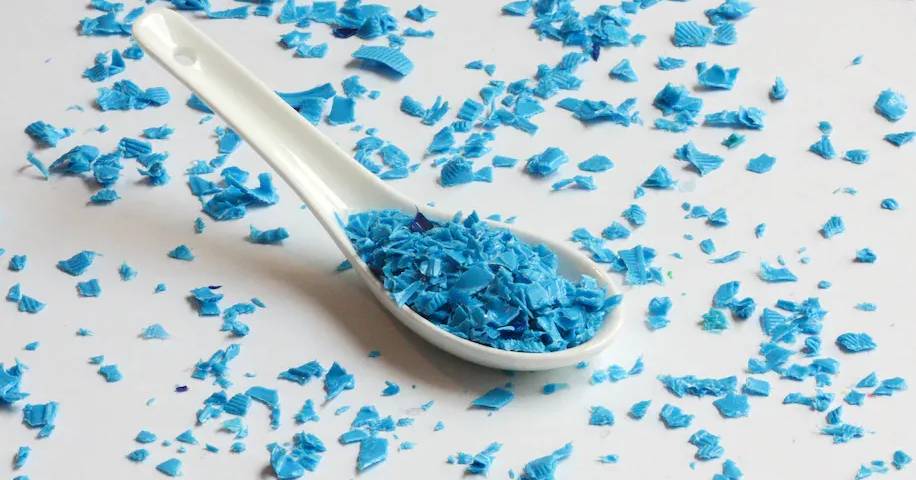 Microplásticos estão a acumular-se no corpo humano com níveis alarmantes no cérebro