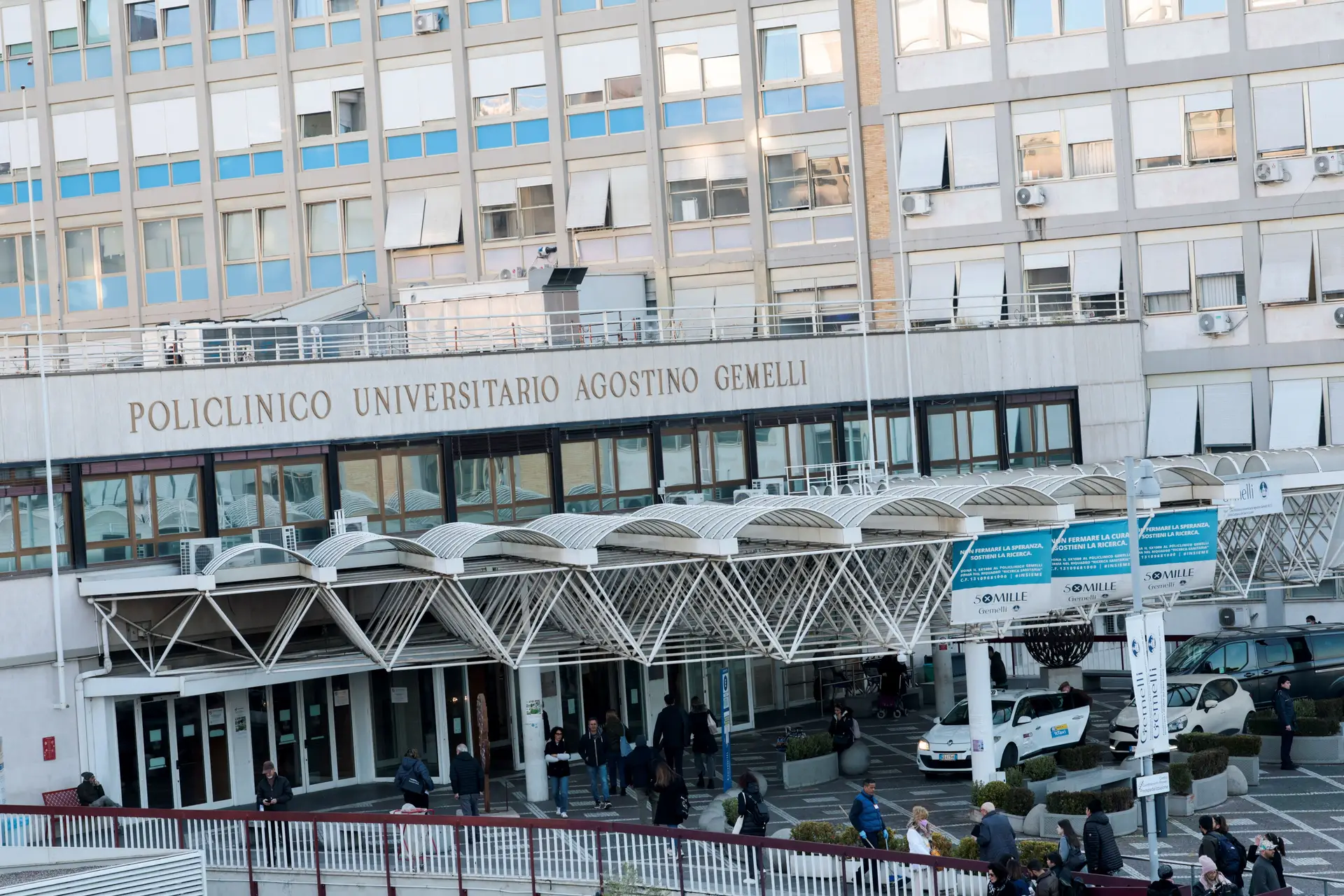 Papa Francisco passa mais uma noite tranquila no hospital