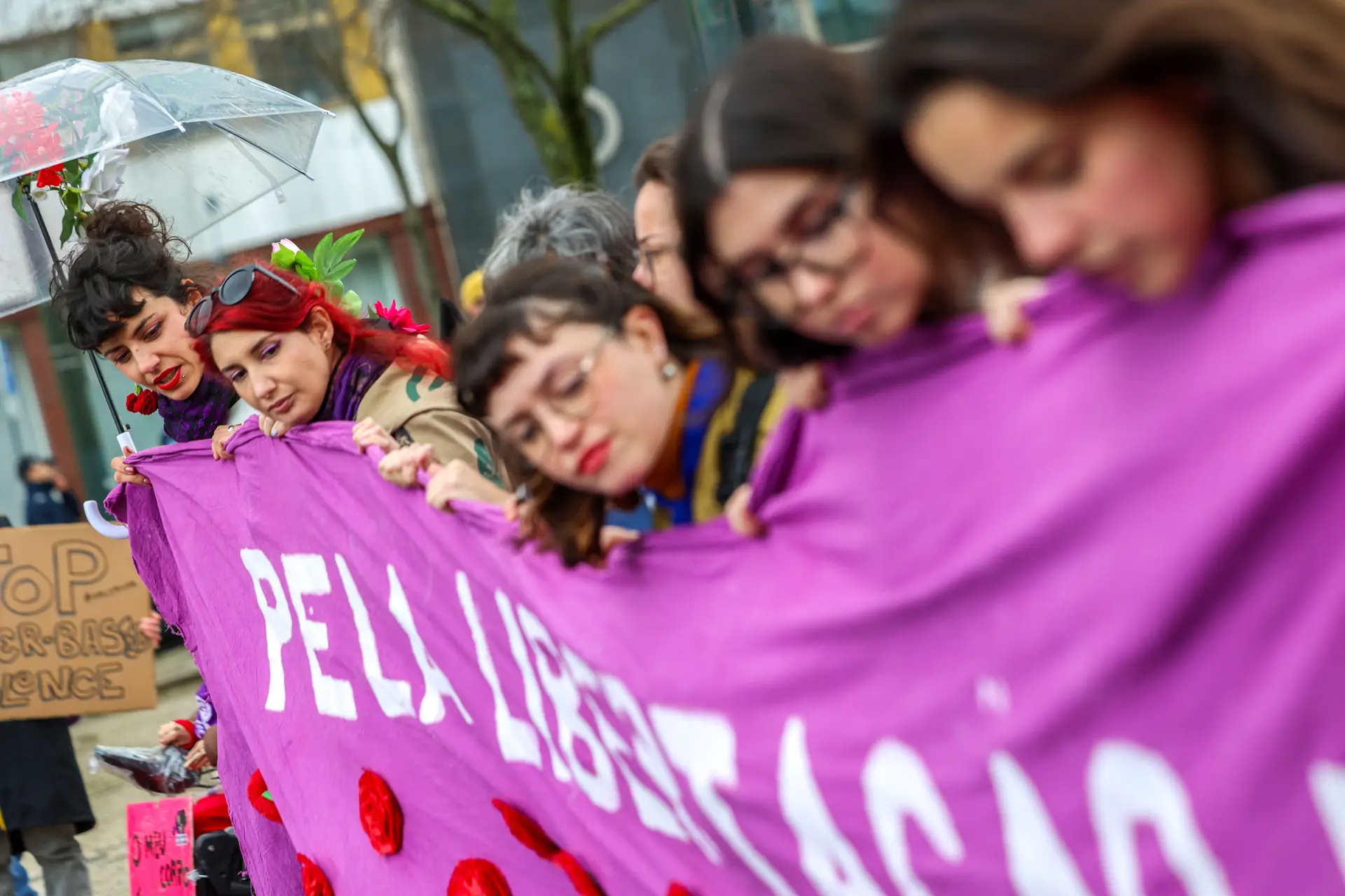 Dia Internacional da Mulher: milhares saíram à rua em marchas por todo o país