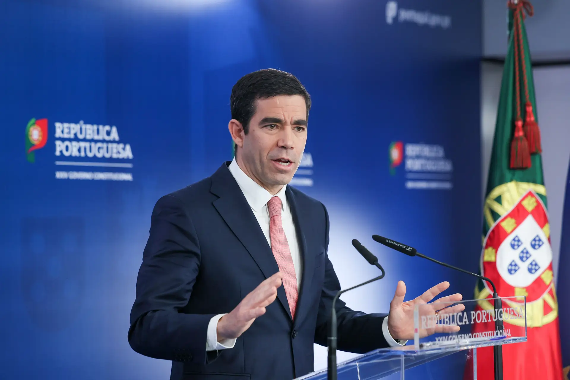 Buscas da Polícia Judiciária em empresas ligadas ao Ministro António Leitão Amaro