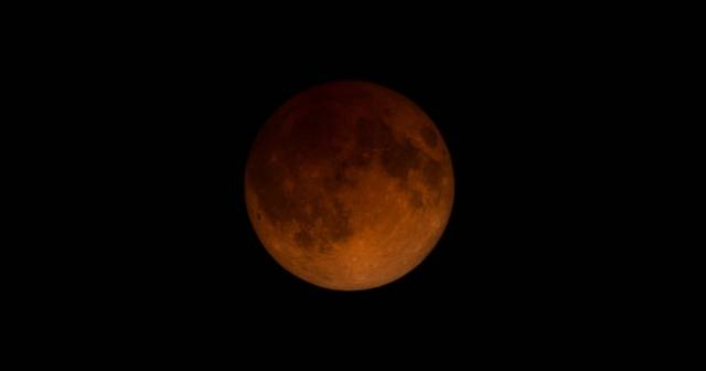 Como e onde ver o eclipse total da "Lua de Sangue"?