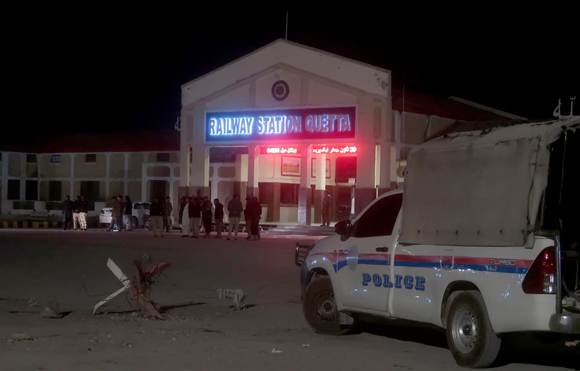 155 pasajeros que viajan en un tren secuestrado en Pakistán