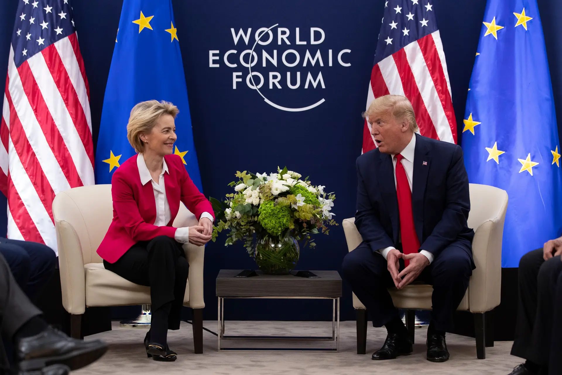 Um encontro entre Donald Trump e Ursula von der Leyen em 2020