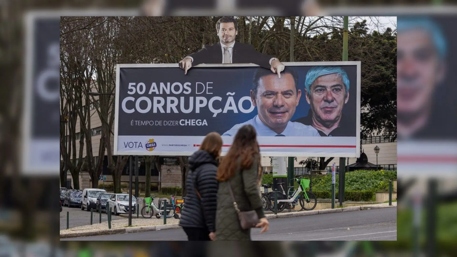 Tribunal dá razão ao Chega no caso dos cartazes com Montenegro e Sócrates