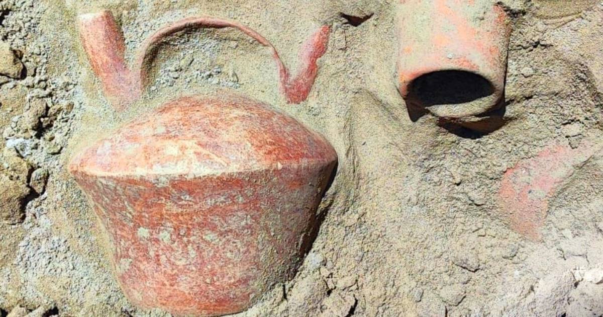 Jarros com cerca de 2000 anos descobertos durante instalação de gasodutos no Peru