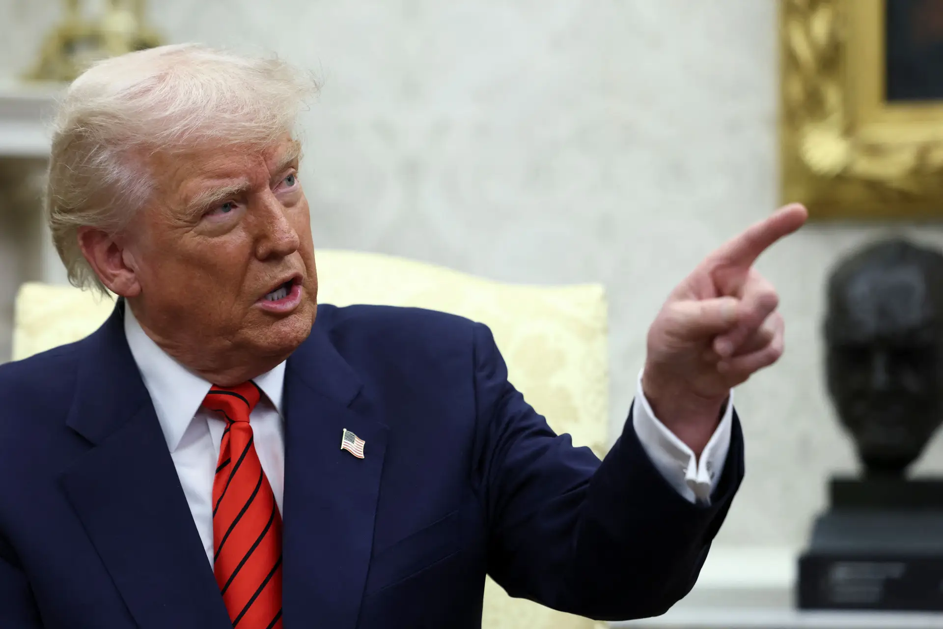 Cientista francês impedido de entrar nos Estados Unidos por mensagens a criticar Donald Trump