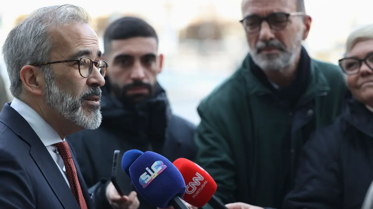 O ministro dos Negócios Estrangeiros, Paulo Rangel, à chegada a Kiev, na Ucrânia, para uma visita oficial,