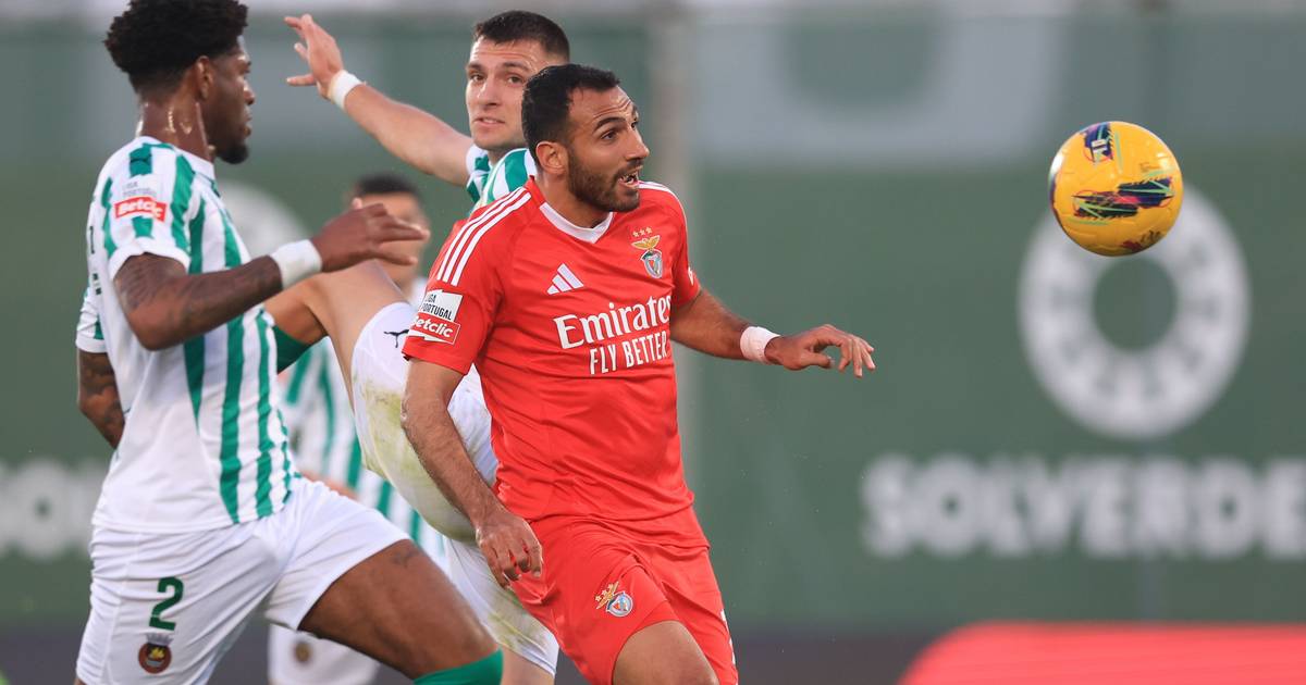 Primeira Liga: Benfica vence na visita ao Rio Ave e coloca pressão no Sporting