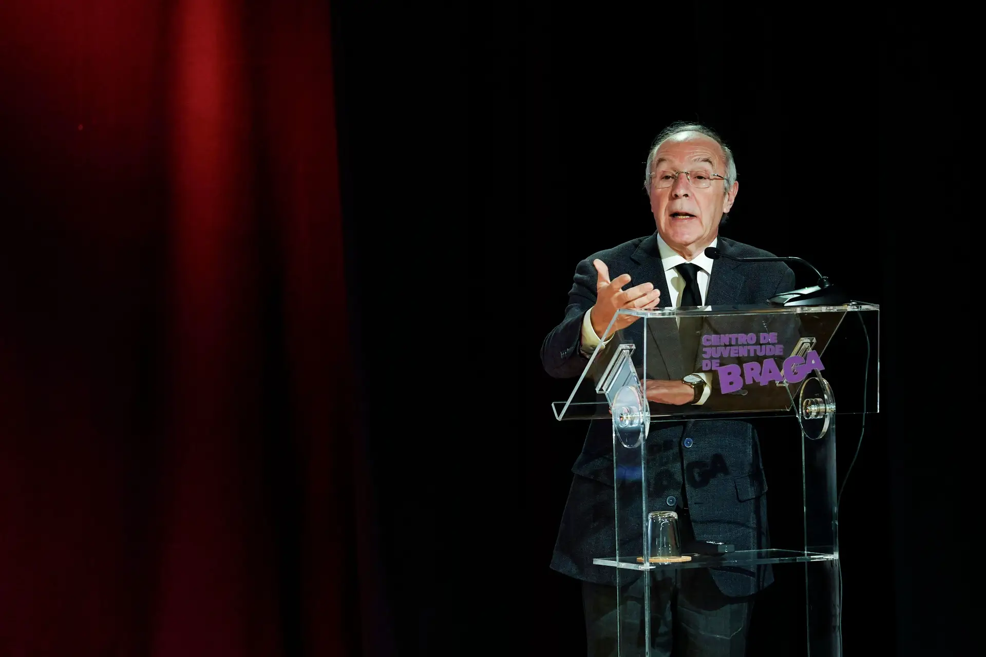Luís Marques Mendes diz que criação de novo ministério é "ótima ideia" se reduzir burocracia