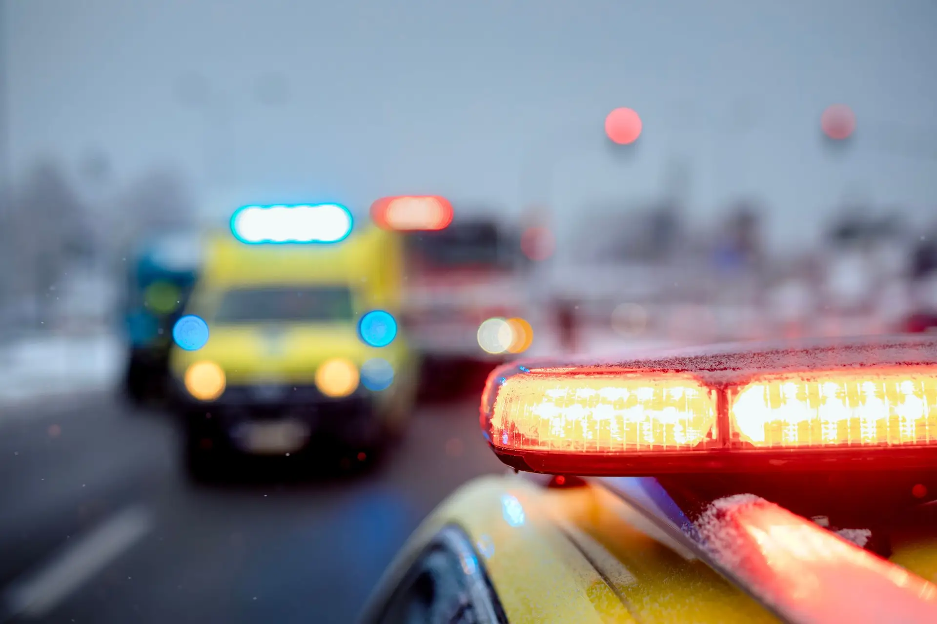 Dois feridos graves em atropelamento causado por despiste de ambulância do INEM