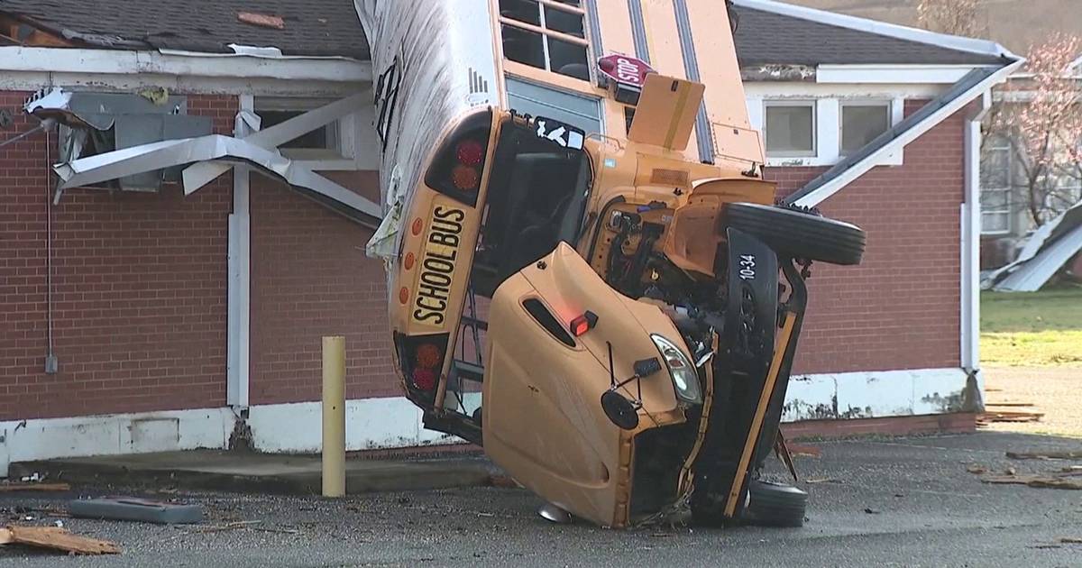 Tempestades nos EUA: as imagens de uma escola totalmente arrasada no Alabama