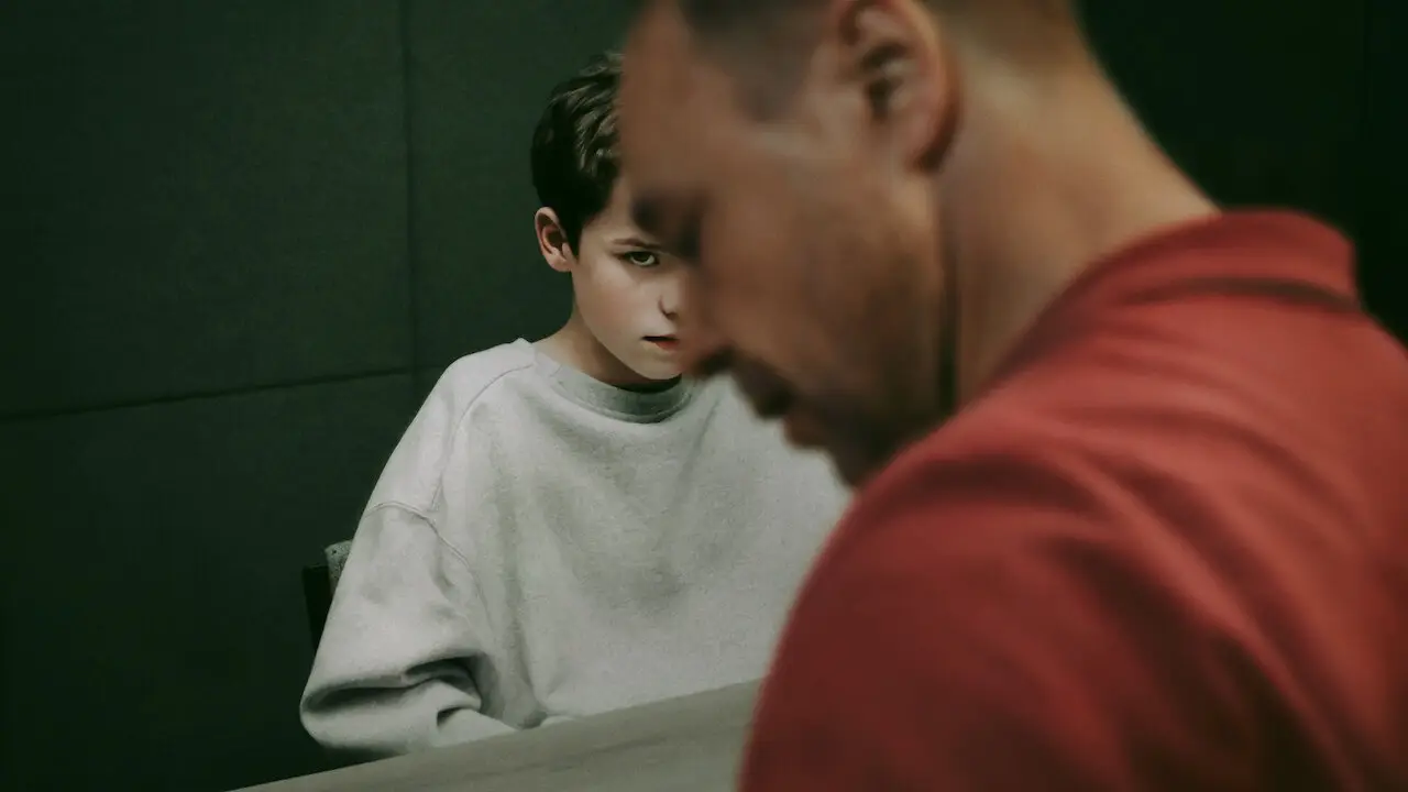 A minissérie "Adolescência" estreou a 13 de março na plataforma de streaming Netflix. Em poucos dias foi vista por milhões de pessoas em todo o mundo.