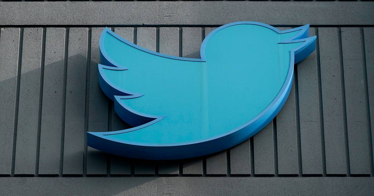 O passarinho do Twitter está à venda