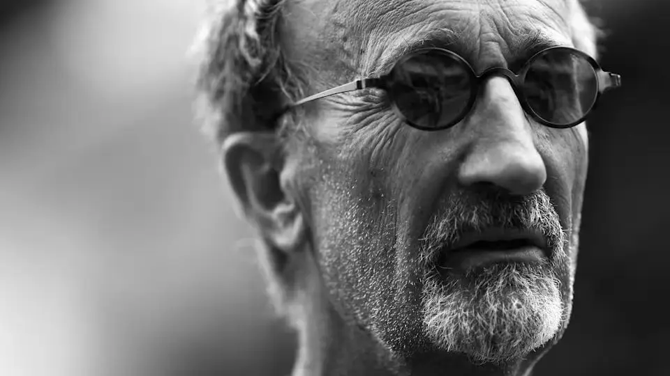 Eddie Jordan de un equipo que llevó a Tiago Monteron al podio en F1