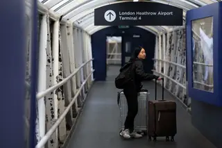 Terminal do aeroporto de Heathrow evacuado após incidente